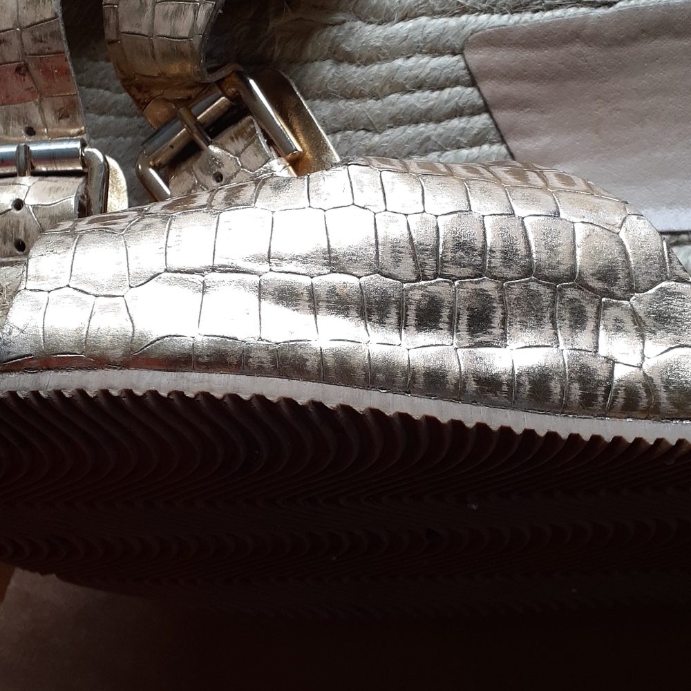 Shoes - Picture 4 of 4